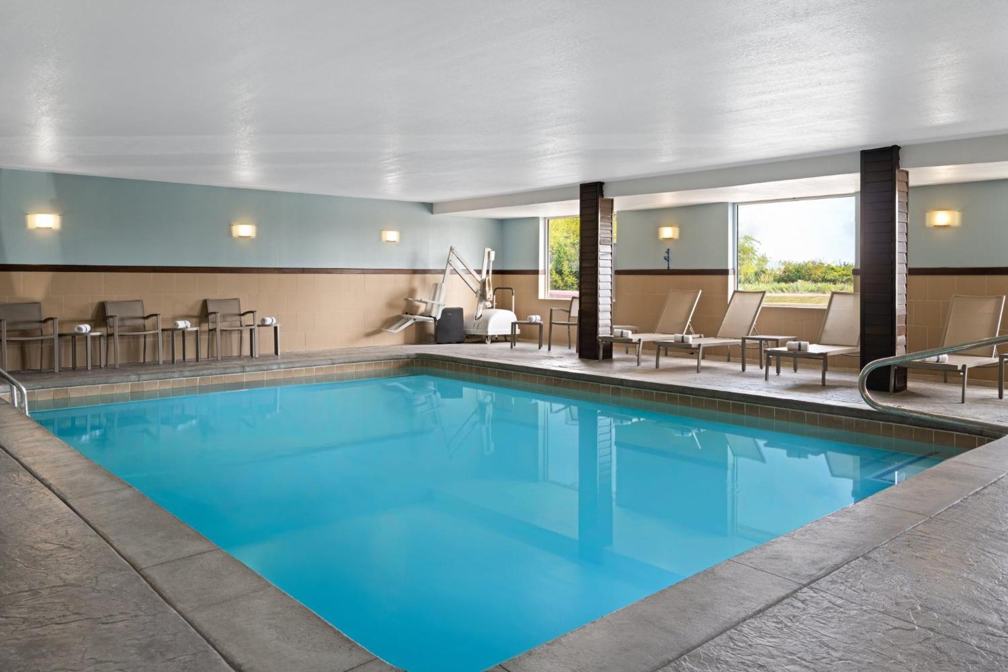 Holiday Inn Express Toledo North By Ihg מראה חיצוני תמונה
