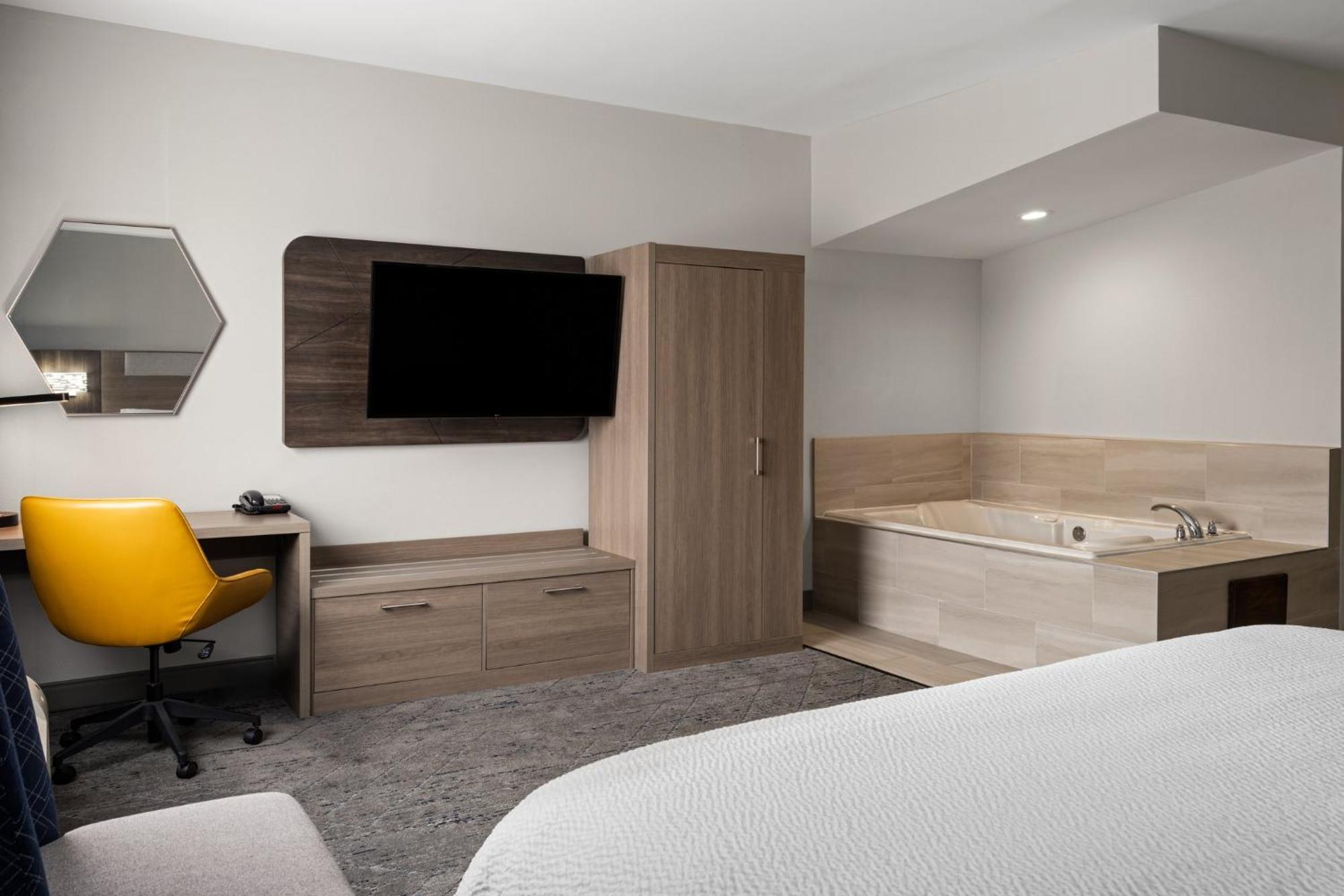 Holiday Inn Express Toledo North By Ihg מראה חיצוני תמונה